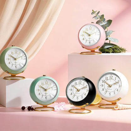 Analog Alarm Clock, Retro Small Desk Clock with Night Light, Backlight Cute Simple Design, Silent Non-Ticking, Battery Powered, Clock for Bedroom,Travel,Kitchen,Bedside Desktop Decor