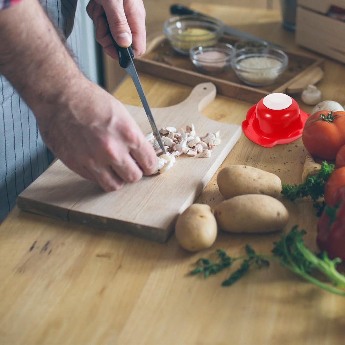 BESPORTBLE 3pcs Handheld Vegetable Grater with Finger Protector, Red Plastic Hand Guard for Potato and Food Shredding, Kitchen Safety Cutting Tool for Food Preparation