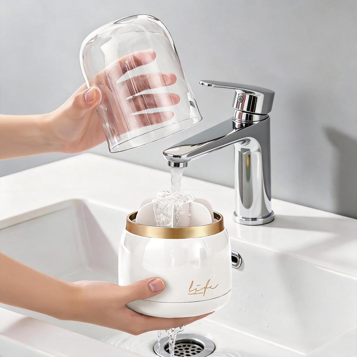 360 Rotating Toothbrush Holders for Bathrooms, 7-Slot Toothbrush Holder with Cover & Drainage, Bathroom Countertop Organizer for Electric Toothbrushes, Toothpaste & Makeup Brushes