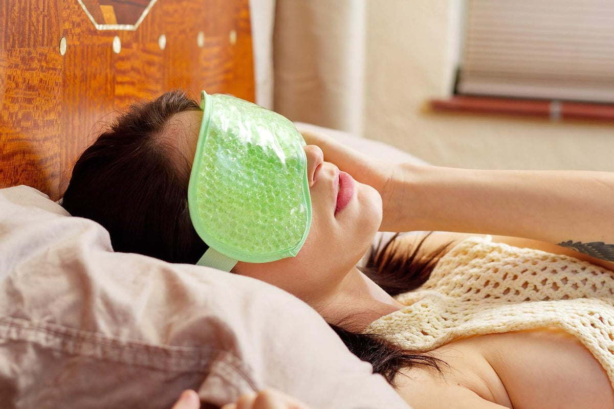 Cooling Eye Mask Reusable Gel Eye Mask for Puffy Eyes,Ice Eye Mask Cold Eye Mask Frozen with Plush Backing for Headache,Migrain,Stress Relief-Color Black