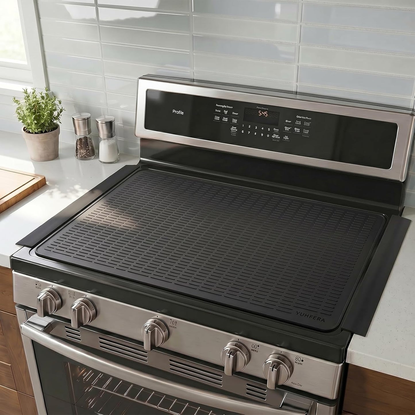 Silicone Stove Gap Covers with Stainless Steel, Oven Gap Filler Seals Gaps Between Stovetop and Counter, Stove Gap Guards Range Trim Kit, Easy to Clean Stove Gap Guard (Black 2 Pack,25")