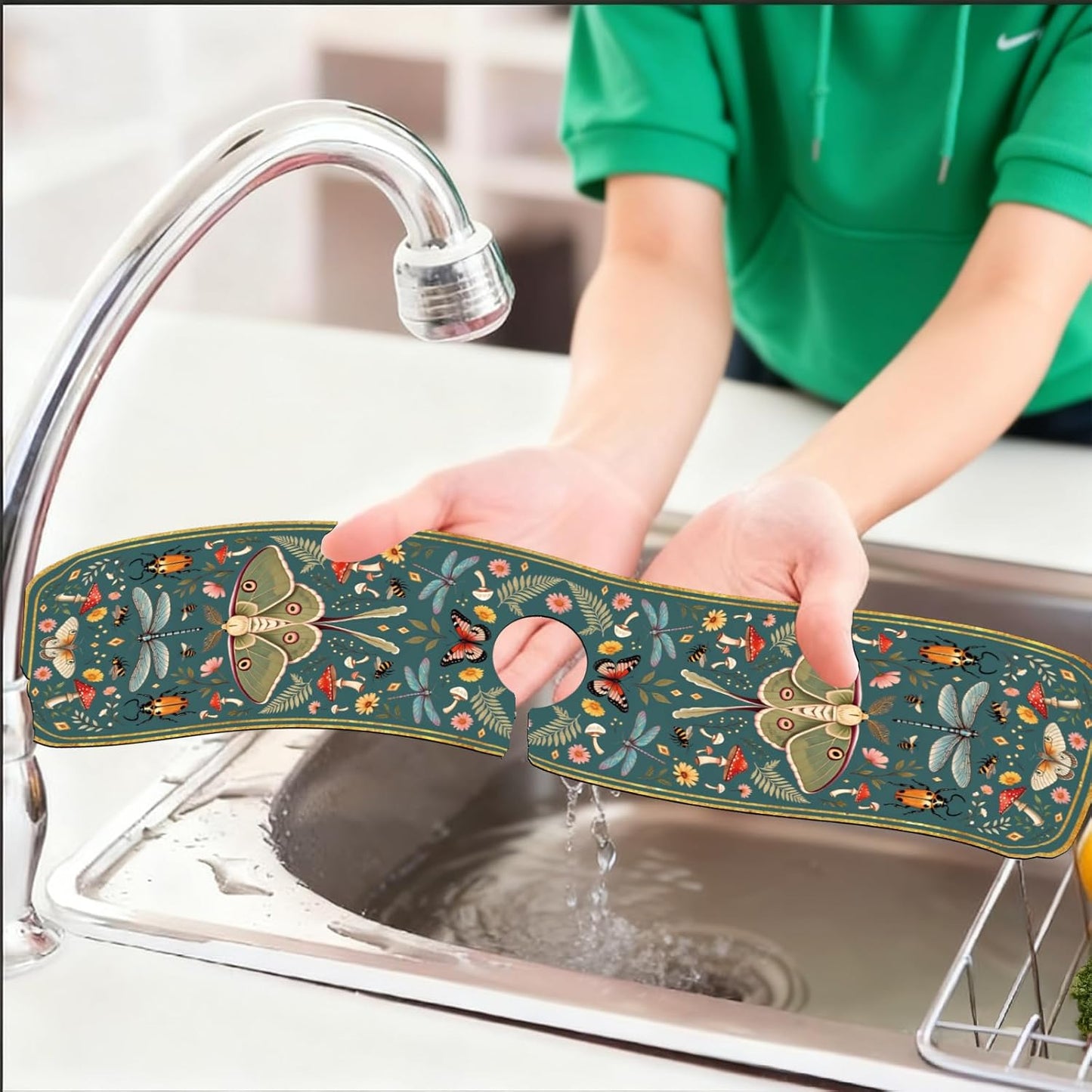 2 Pcs Kitchen Sink Splash Guard Faucet Mat Wood Grain Pattern Faucet Mat for Sinks Natural Wood Color Absorbing Drying Mats for Kitchen Bathroom, 23.6x5.5inch