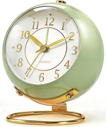 Analog Alarm Clock, Retro Small Desk Clock with Night Light, Backlight Cute Simple Design, Silent Non-Ticking, Battery Powered, Clock for Bedroom,Travel,Kitchen,Bedside Desktop Decor