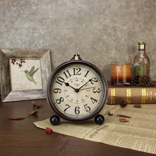 Maxspace 5.2in Analog Clock, Retro Silent Desk Clock Non-Ticking & Battery Operated with Quartz Movement,Clock Decor for Bedroom Living Room