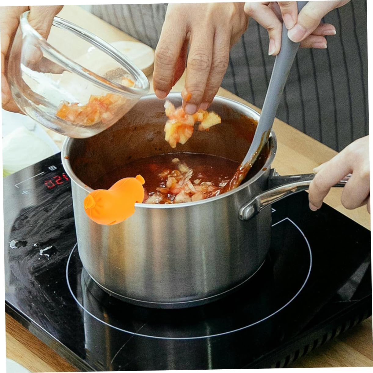 Toddmomy 2pcs Silicone Sausage Shaped Spill Stopper and Pot Lid Holder Practical Kitchen Tool to Prevent Boil over Versatile Food Cover for Cooking and Fresh Keeping for Home Use
