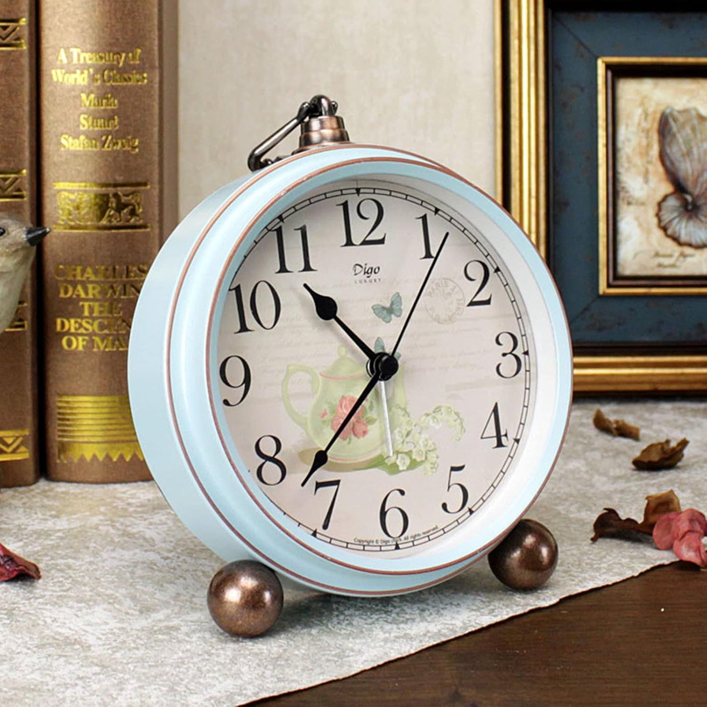 Maxspace 5.2in Analog Clock, Retro Silent Desk Clock Non-Ticking & Battery Operated with Quartz Movement,Clock Decor for Bedroom Living Room