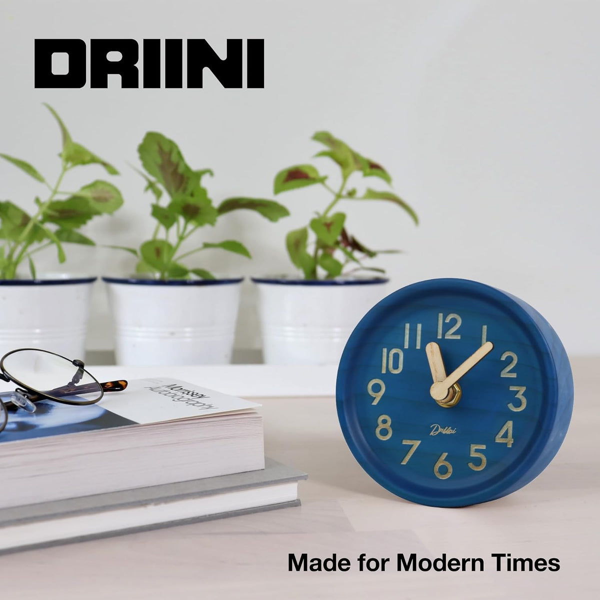 Driini Small, Silent Wooden Analog Desk Clock for Shelf or Table, Dark