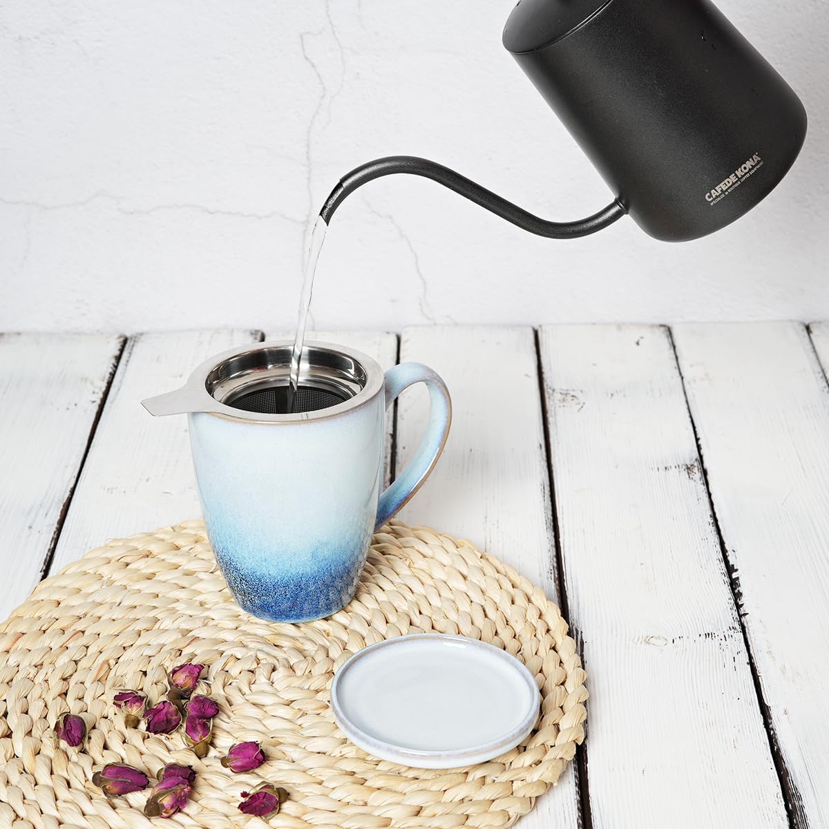 Bosmarlin Ceramic Tea Cup with Infuser and Lid, 13.5 Oz, Loose Leaf Tea Steeper Mug with Strainer, Microwave and Dishwasher Safe, Reactive Glaze (13.5 Oz, Pale Green)