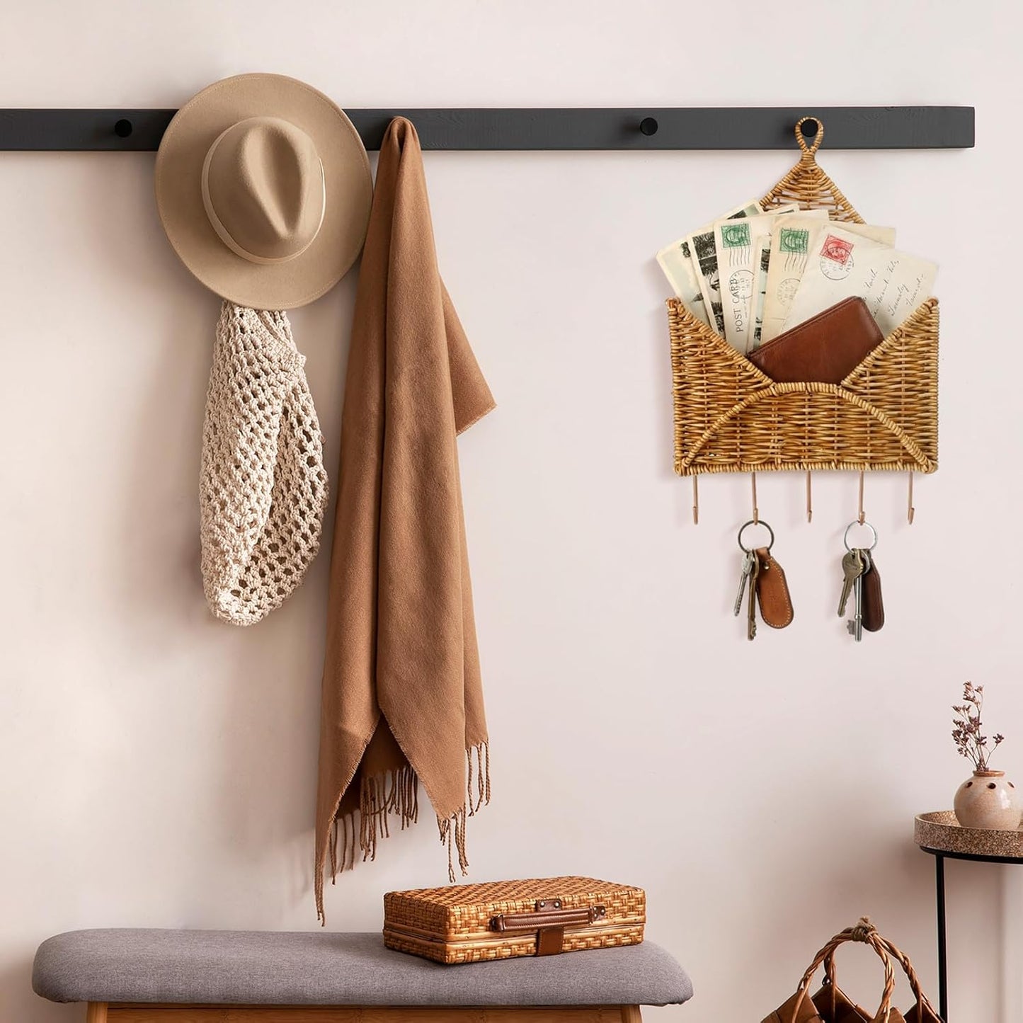 Gerrii Wicker Key Holder for Wall Rattan Mail Shape Holder with 5 Hooks Boho Modern Farmhouse Wall Hanging Decor for Entryway Living Room Office Key Letter Newspaper Files Organizer