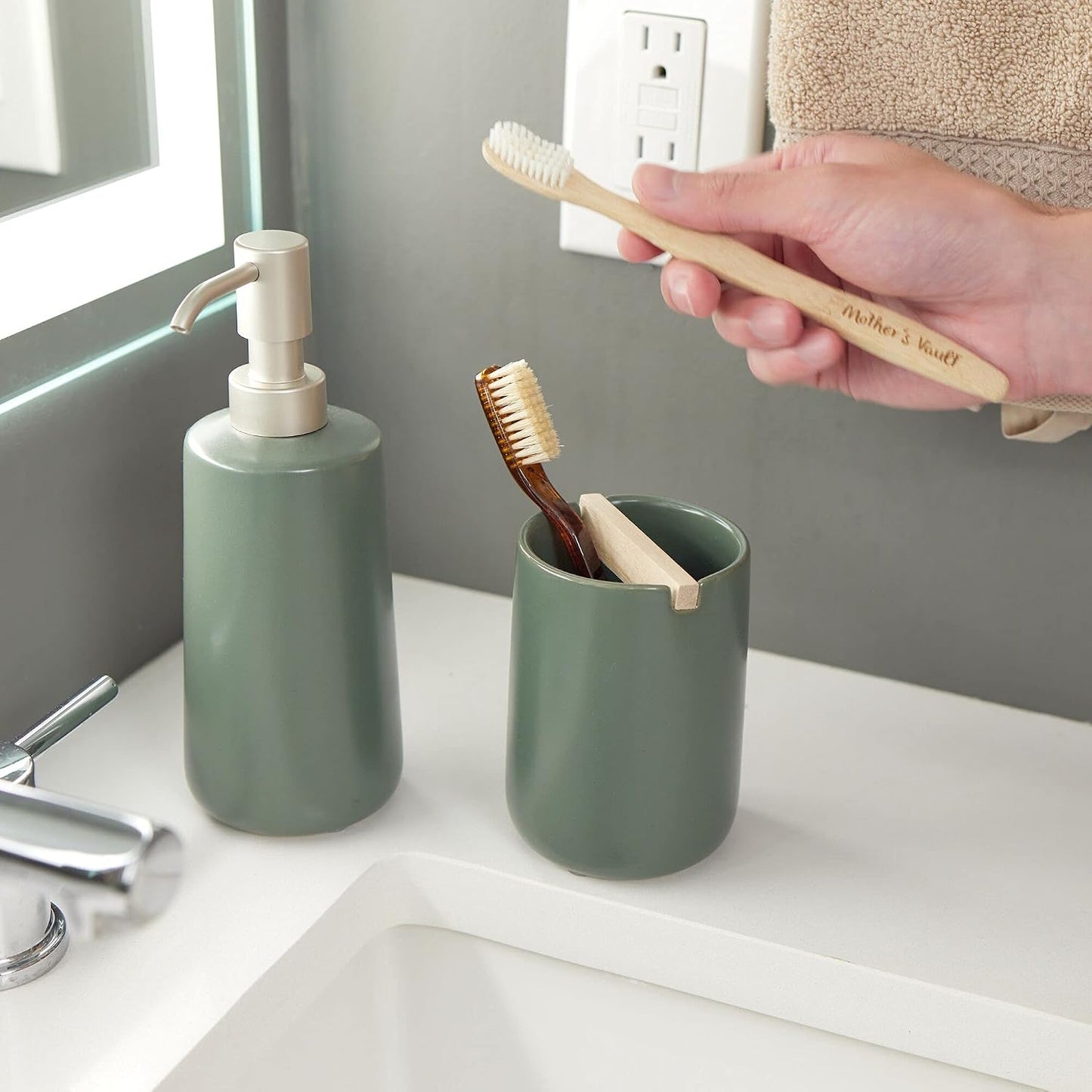 iDesign Ceramic Earth Collection Toothbrush Holder, Moss/Natural Wood | Paulownia Wood Divider