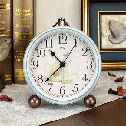 Maxspace 5.2in Analog Clock, Retro Silent Desk Clock Non-Ticking & Battery Operated with Quartz Movement,Clock Decor for Bedroom Living Room