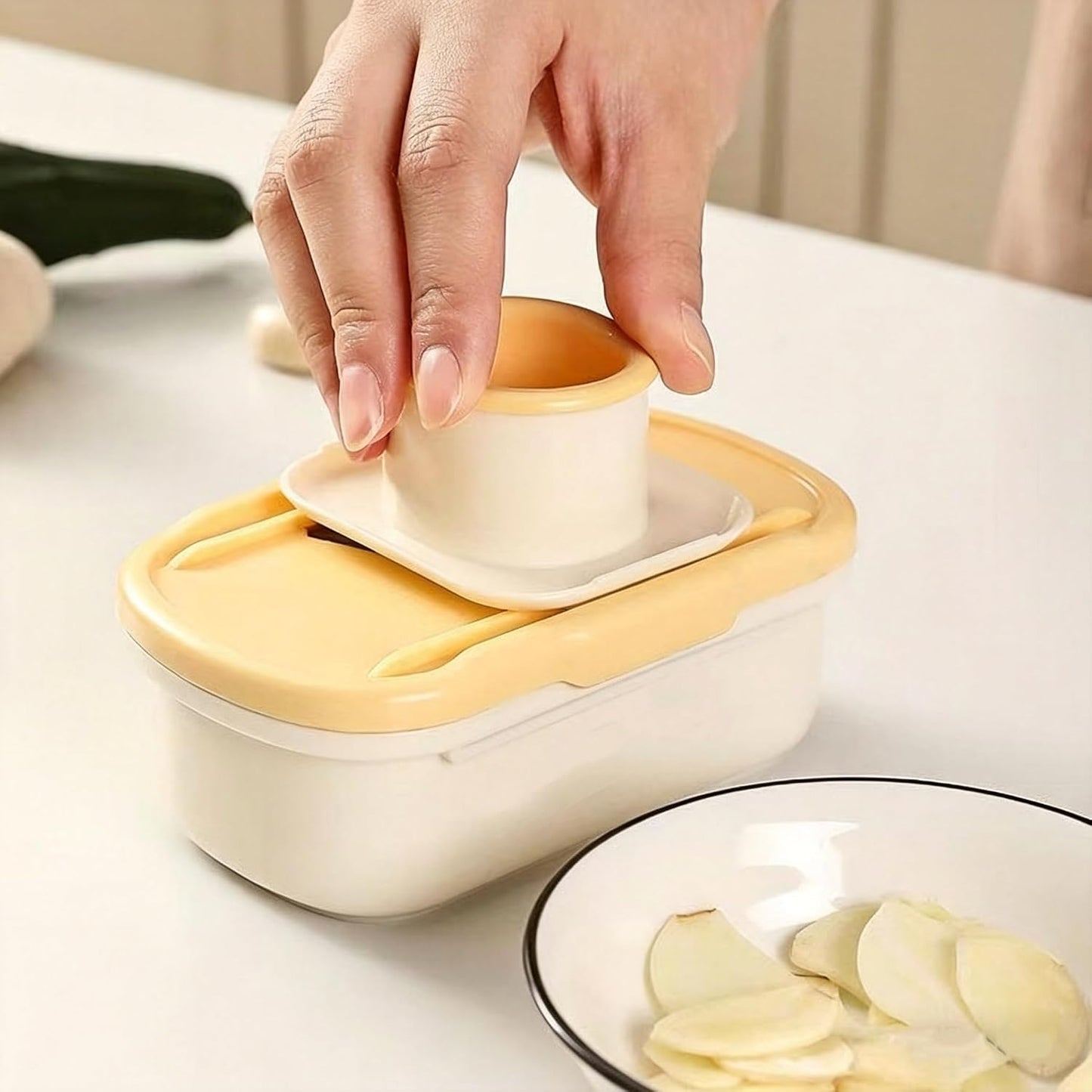 Multi-Function Grater with Guard - 2 Blades, Vegetable&Cheese Shredder, 5.0"L x 2.8"W x 1.9"H, Yellow
