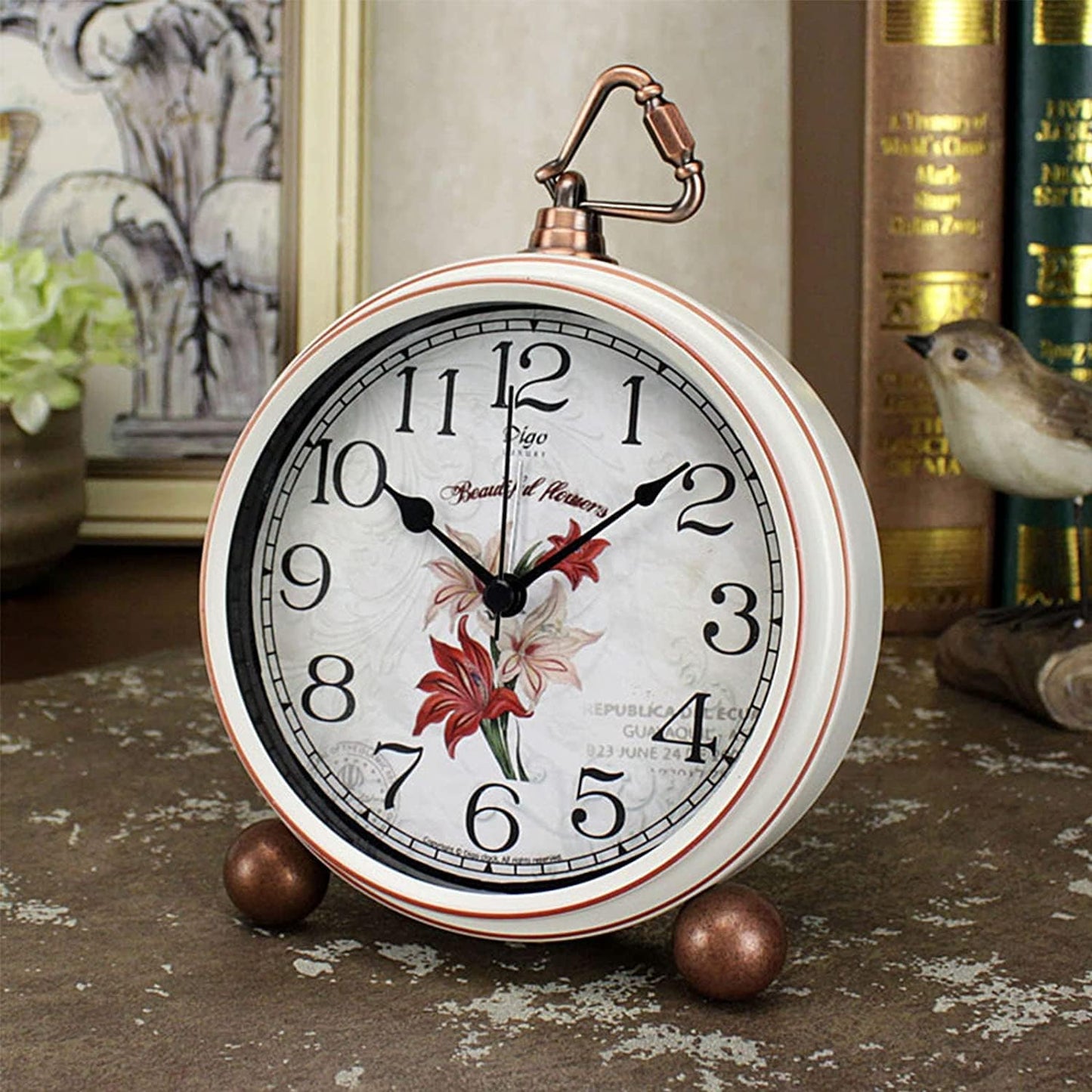 Maxspace 5.2in Analog Clock, Retro Silent Desk Clock Non-Ticking & Battery Operated with Quartz Movement,Clock Decor for Bedroom Living Room