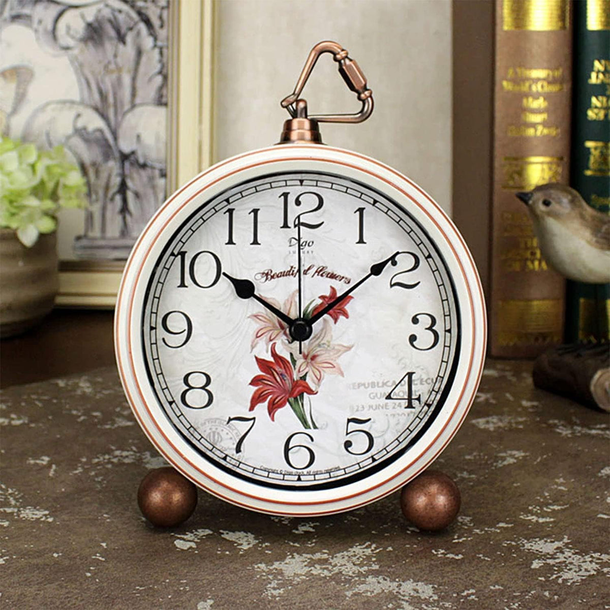 Maxspace 5.2in Analog Clock, Retro Silent Desk Clock Non-Ticking & Battery Operated with Quartz Movement,Clock Decor for Bedroom Living Room