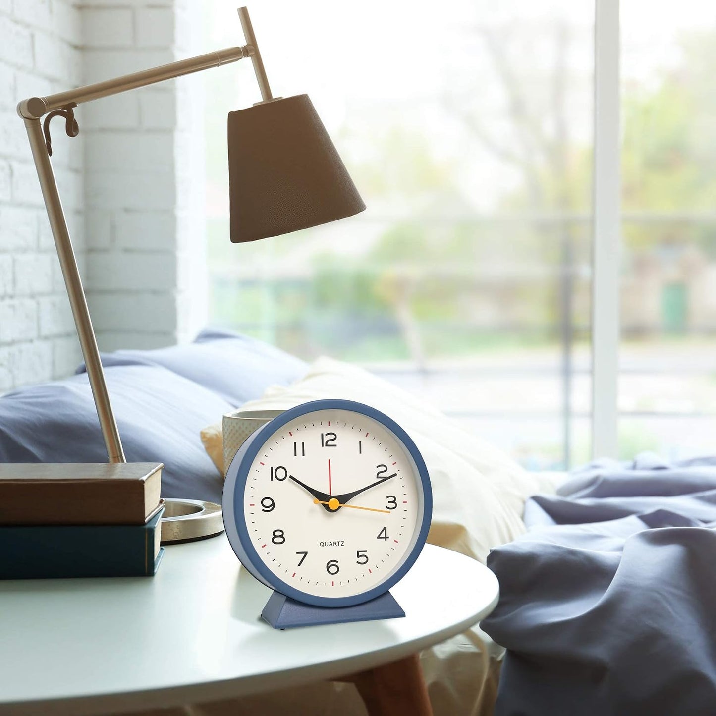 SHISEDECO Small Antique Retro Analog Alarm Clock, 4.5" Desk Clock, Pink | Small Silent Bedside Deskclock with Light Function, Non-Ticking Tableclock Decor for Living Room, Bedroom, Bedside, Shelf