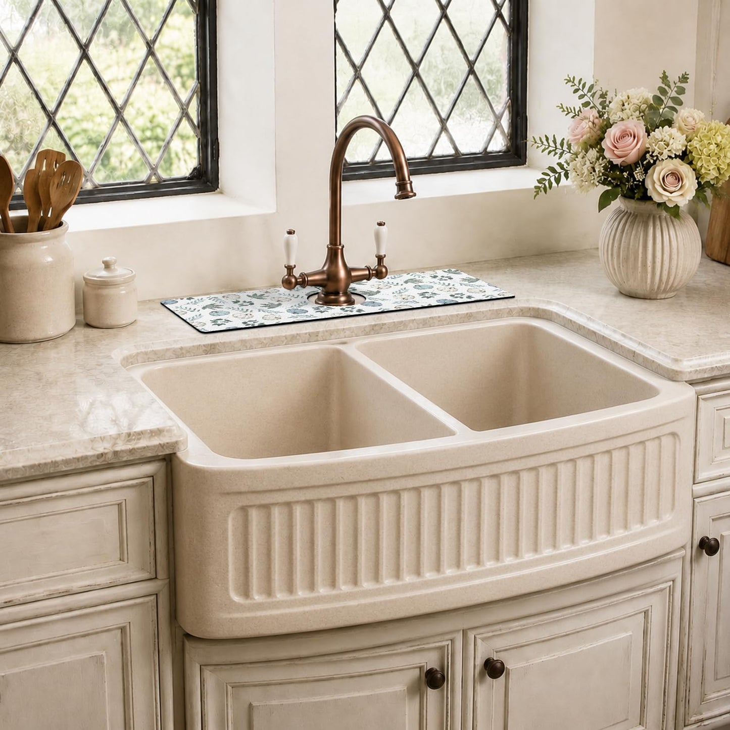 Light Brown White Checkered Kitchen Sink Splash Guard Faucet Mat,Faucet Non-Slip Absorbent Mat,Farmhouse Sink Splash Guard Behind Faucet for Kitchen Bathroom, 15"x5.5"