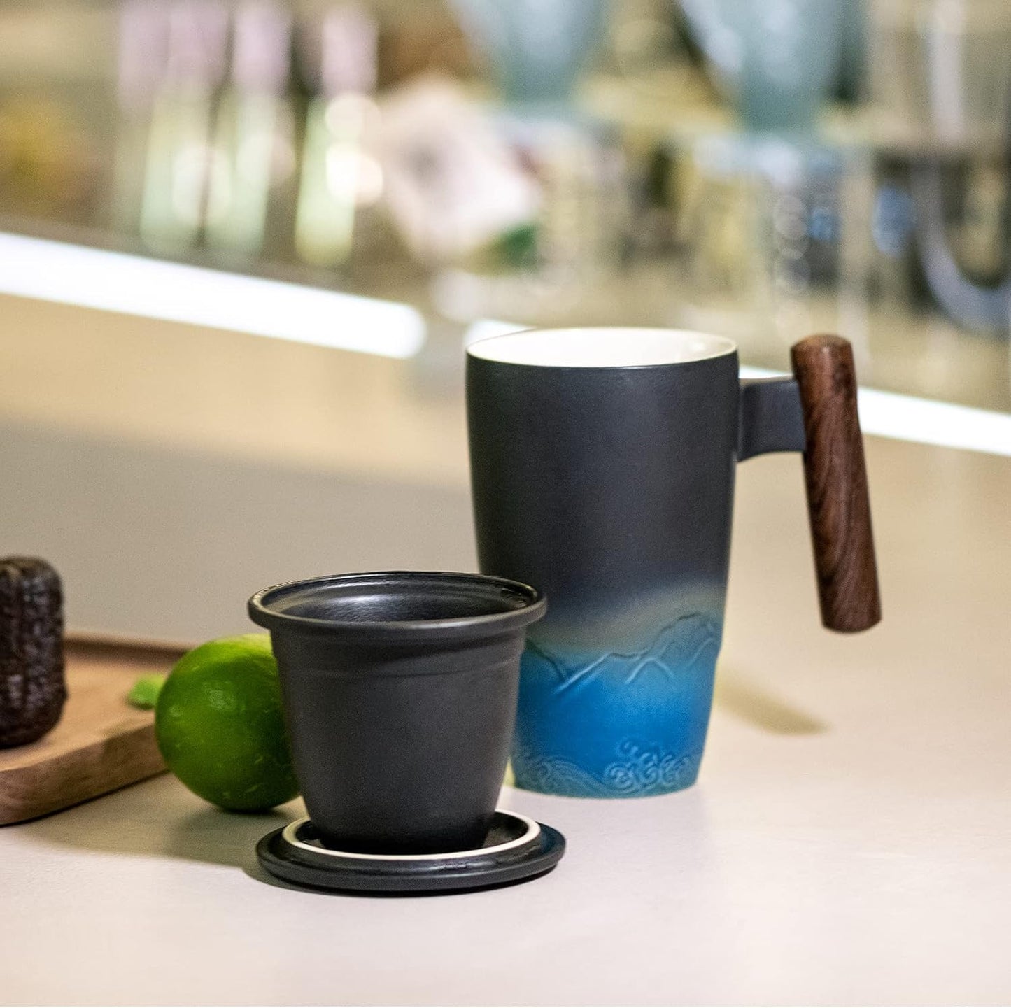 suyika Ceramic Tea Cup with Infuser and Lid Tea Mugs Wooden Handle 400ml/13.5oz Dark Green
