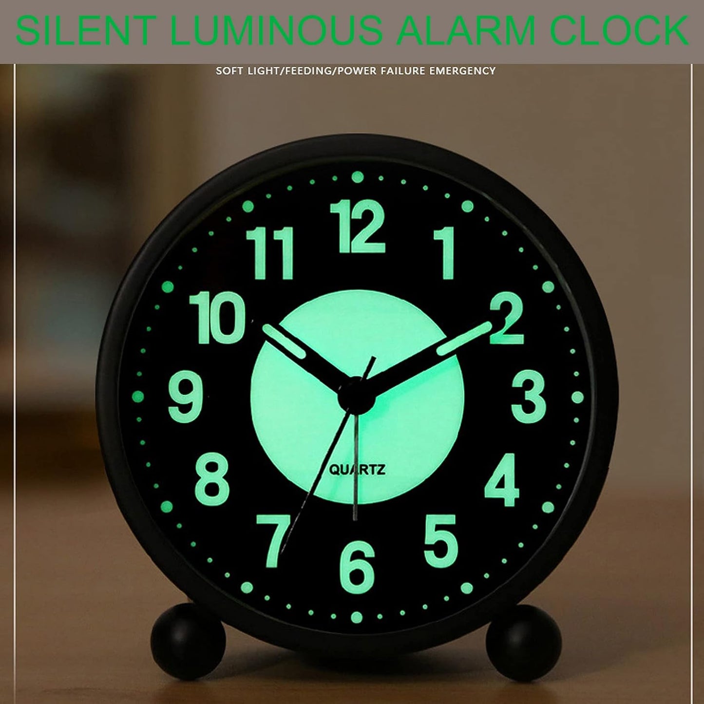 Alarm Clock Luminous 4 "Round Silent Analog Table Clock Non-Ticking, Battery Operated with Loud Alarm and Night Light Small Desk Clock for Bedroom, Bedside Table