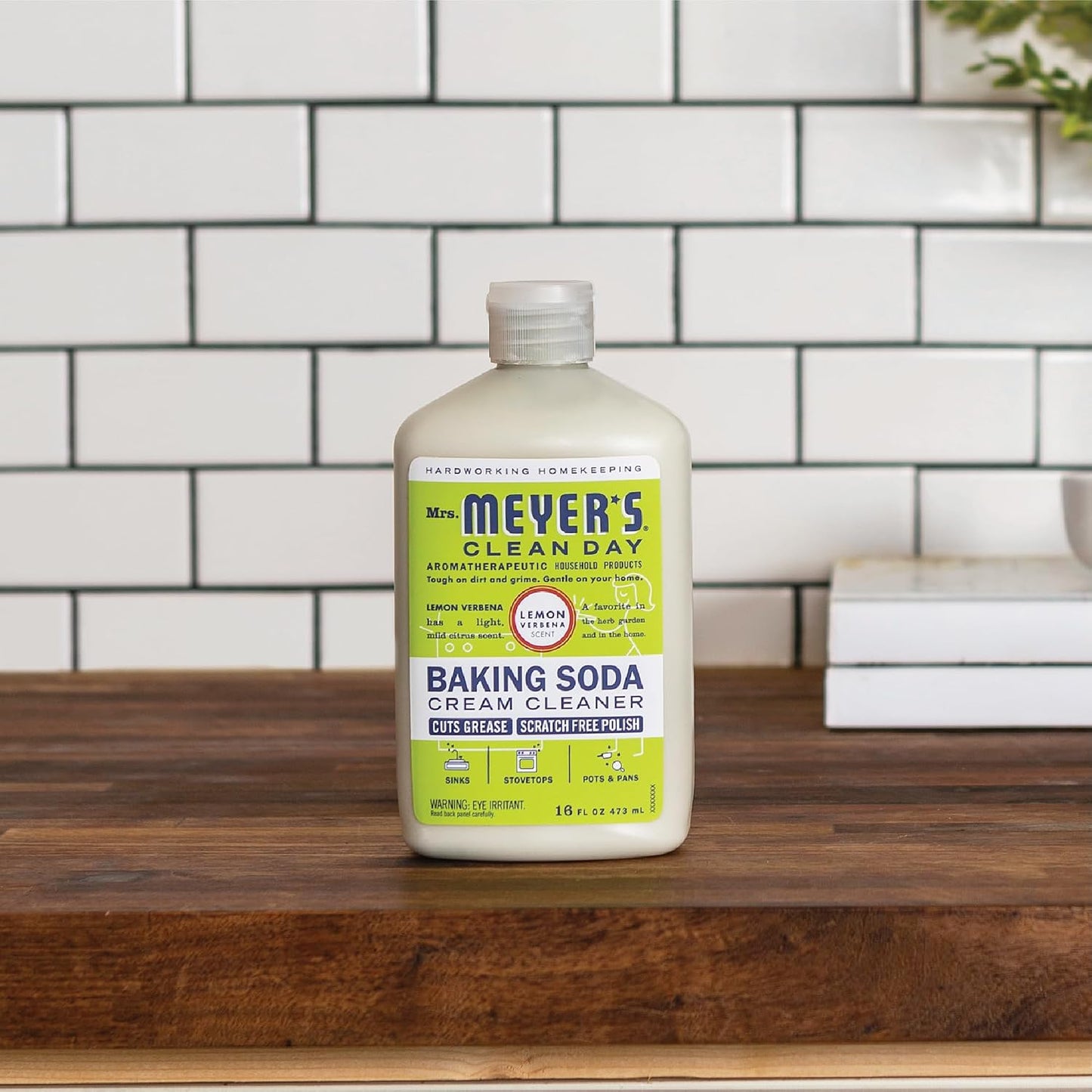 MRS. MEYER'S CLEAN DAY Baking Soda Cream Cleaner, Lemon Verbena, 16 fl oz | Freshens Kitchen, Removes Soap Scum and Grease, For Use on Sinks, Stovetops, Pots, & Pans