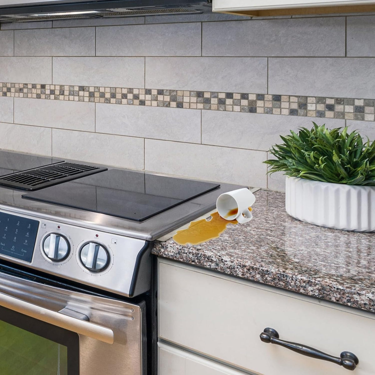 Stove Cover, Stove Guard, Stainless Steel Stove Gap Covers, Heat Resistant & Easy to Clean Stove Counter Gap Cover, Kitchen Stove Counter Gap Cover Eliminates Gap Between Counter & Appliances (2 pcs)