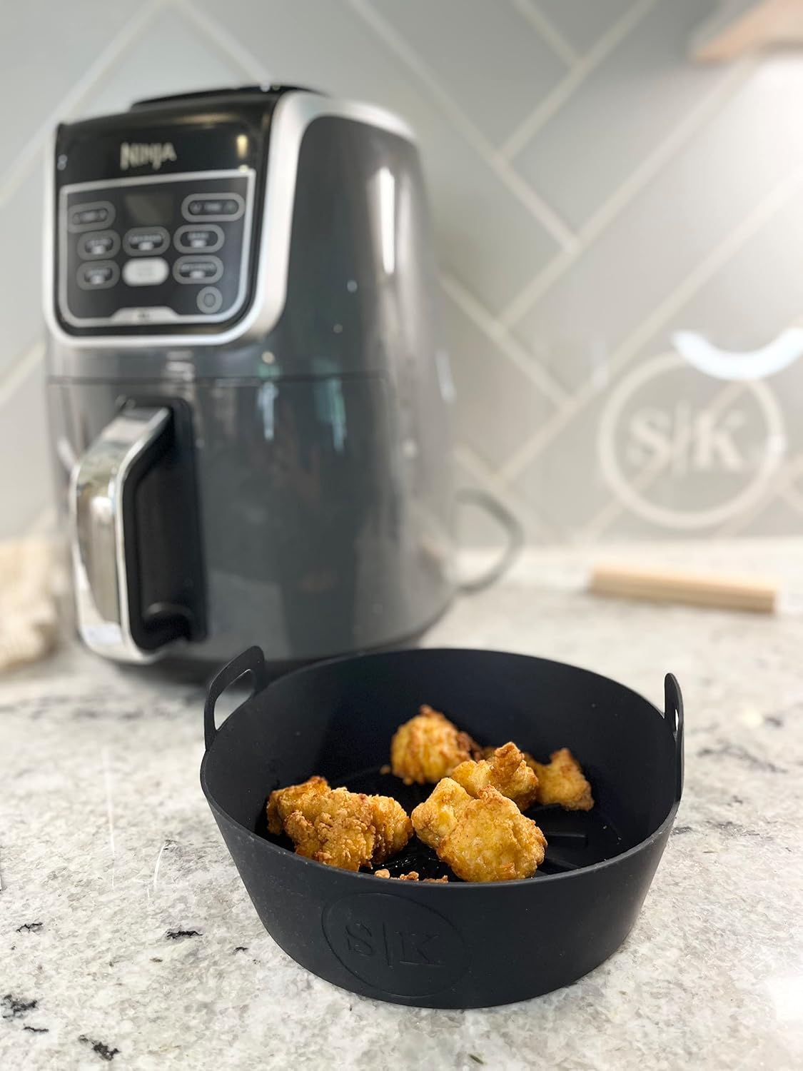 The Silicone Kitchen Reusable Silicone Air Fryer Liner with Conversion Chart Magnet, Dishwasher Safe, BPA Free, 7.5 Inch Diameter, Matte Black