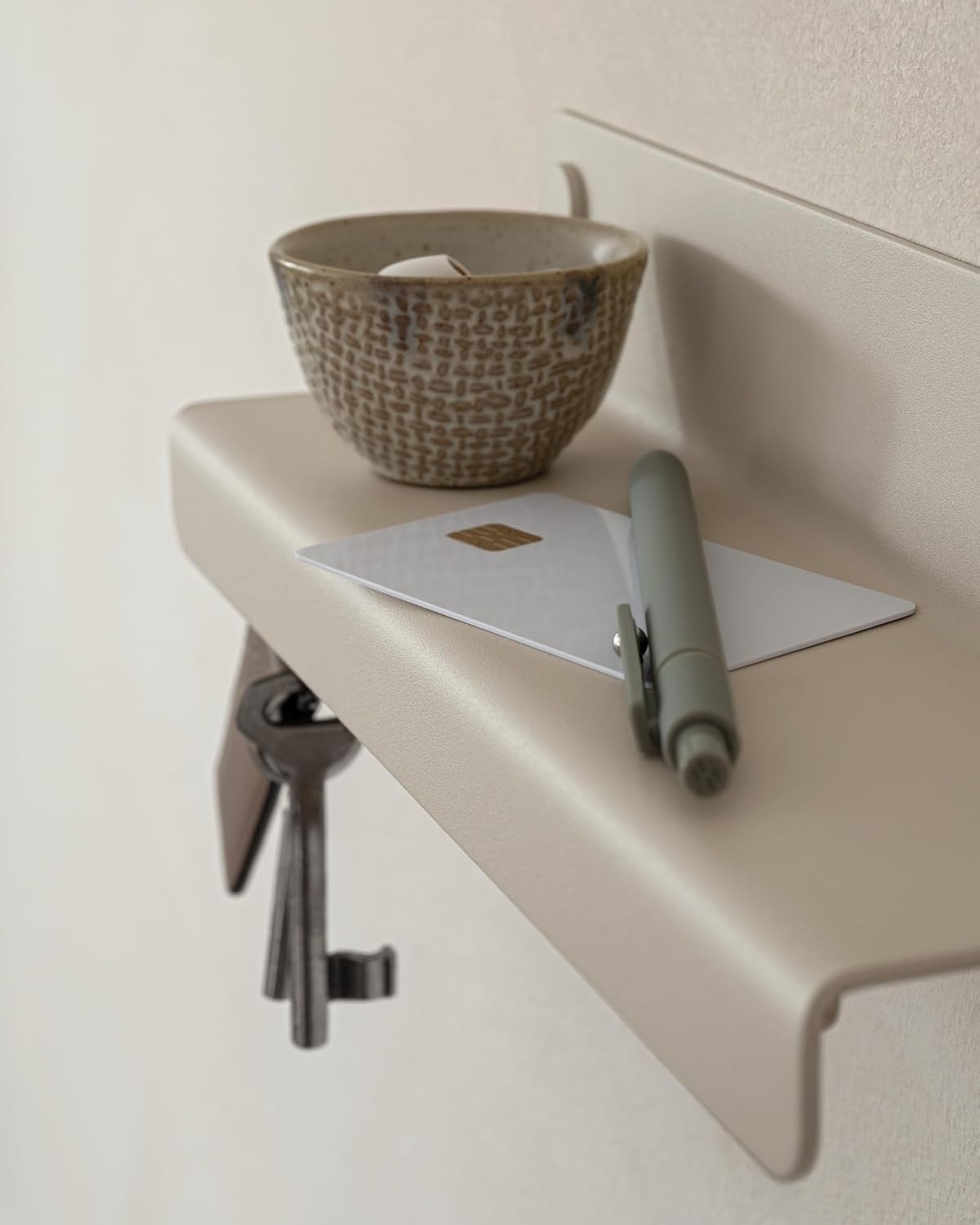 Kazai. Key Holder for Wall 'Holmsen' | Minimalist Key Hooks Design from Berlin | Modern Key Hanger with Metal Shelf | Key Hook Wall Mounted as Hallway Furniture | Sand Taupe