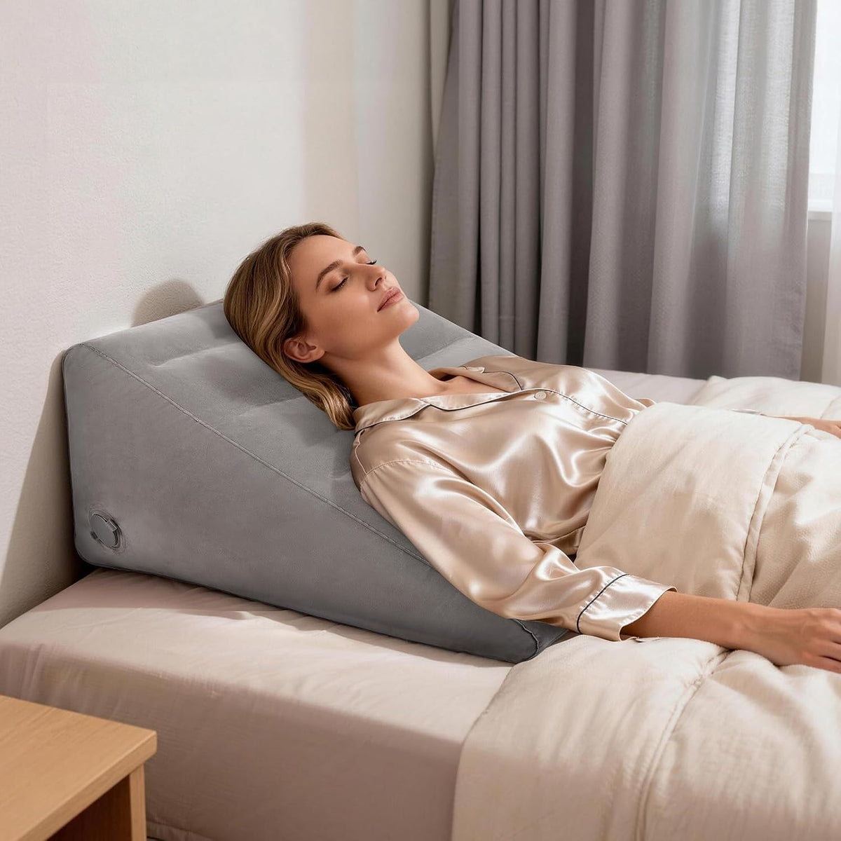 USHMA Inflatable Wedge Pillow for Sleeping, Portable Travel Wedge Pillow for Sitting in Bed, Inflatable Wedge Pillows for Travel, Blow Up Under Knee Pillow