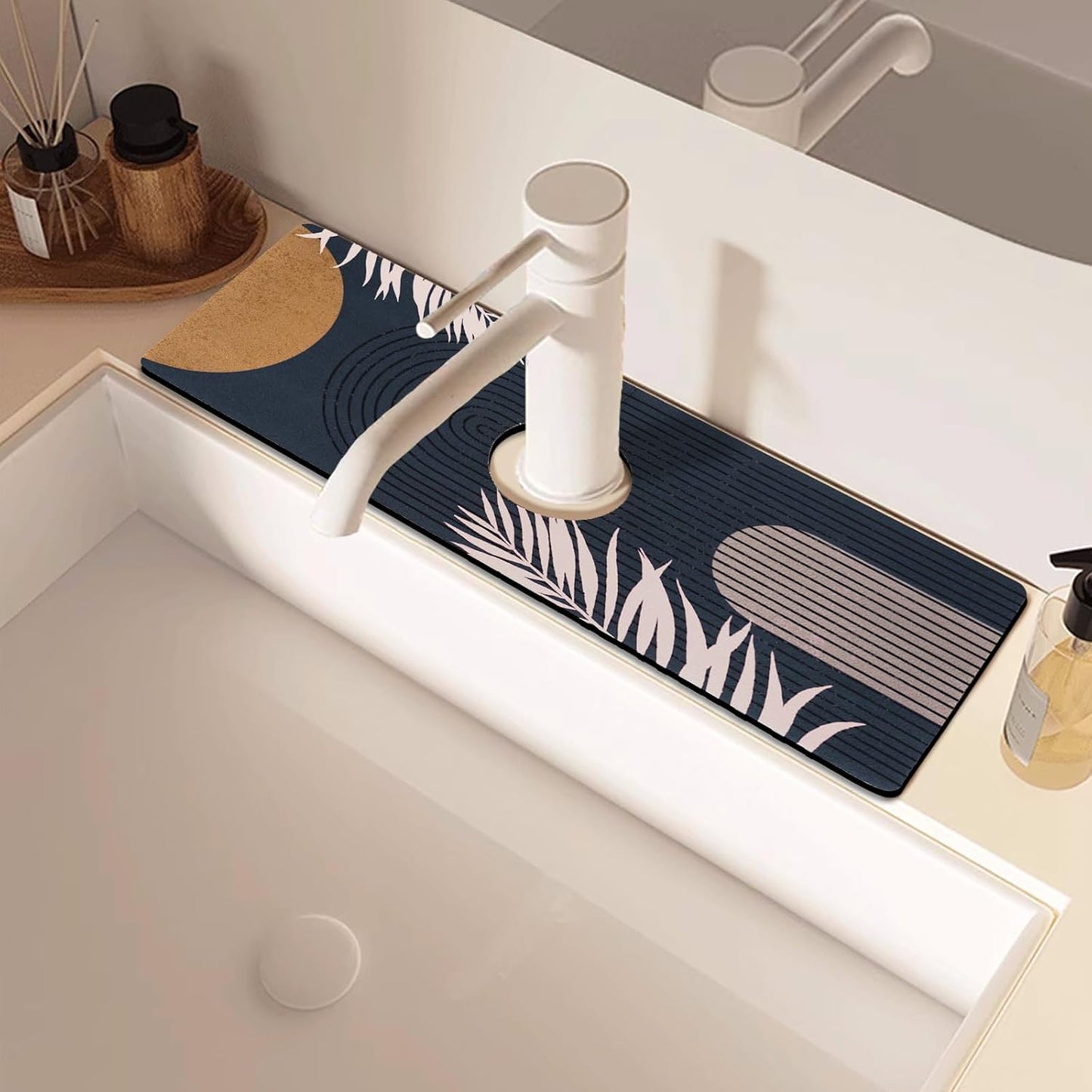 Sink Faucet Absorbing Mat, 2 Pack Drying Mat Around Faucet Sink Splash Guard Behind Faucet Sinkmat For Kitchen Bathroom Island Rv 24 * 5.5 Inch (60 * 14 cm)