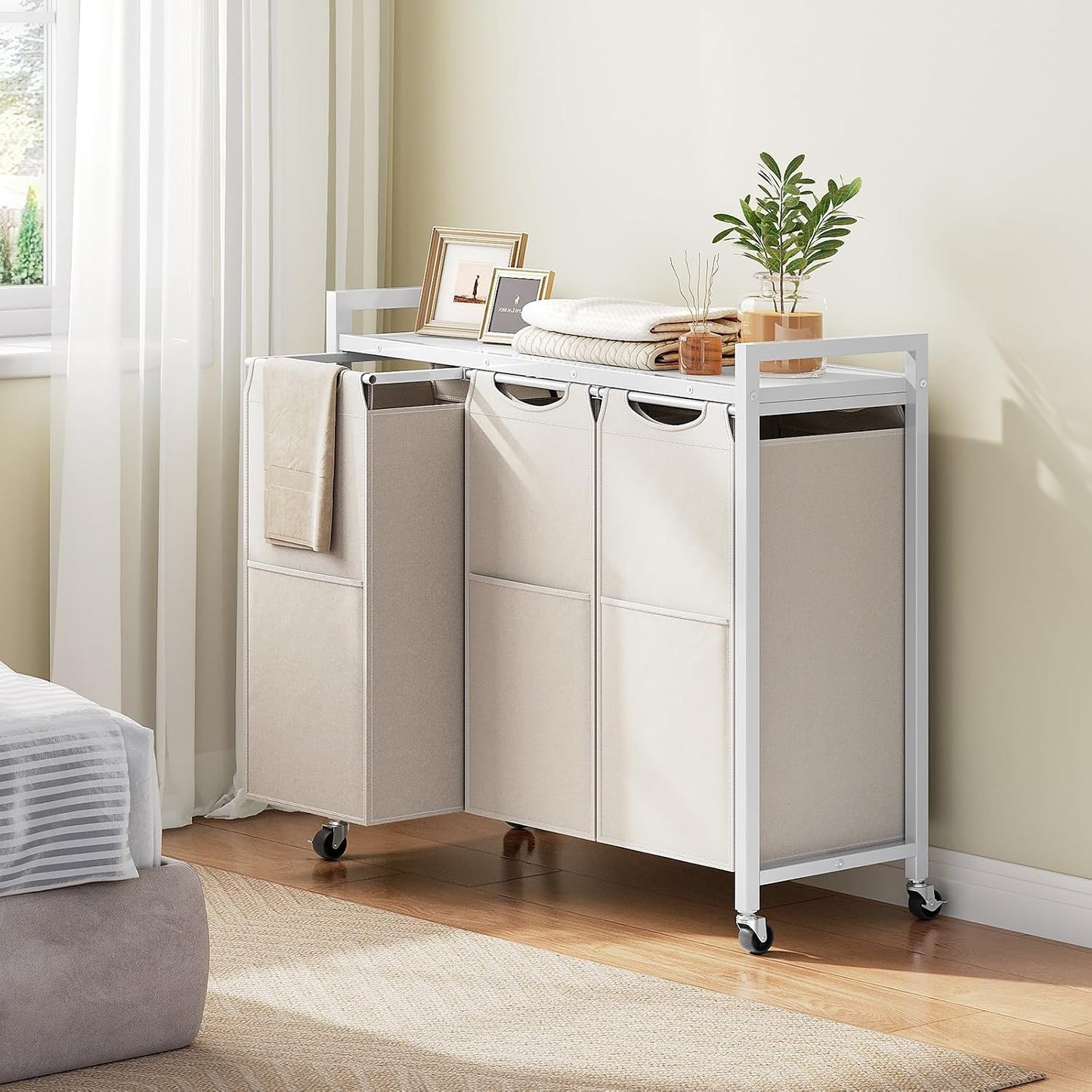 HOOBRO Laundry Sorter 3 Section, Laundry Hamper with Wheels, 3 × 11.5 Gal (43.4L), Rolling Laundry Basket, Pull-Out and Removable Oxford Fabric Laundry Bags, Rustic Brown and Grey BFG76XY01