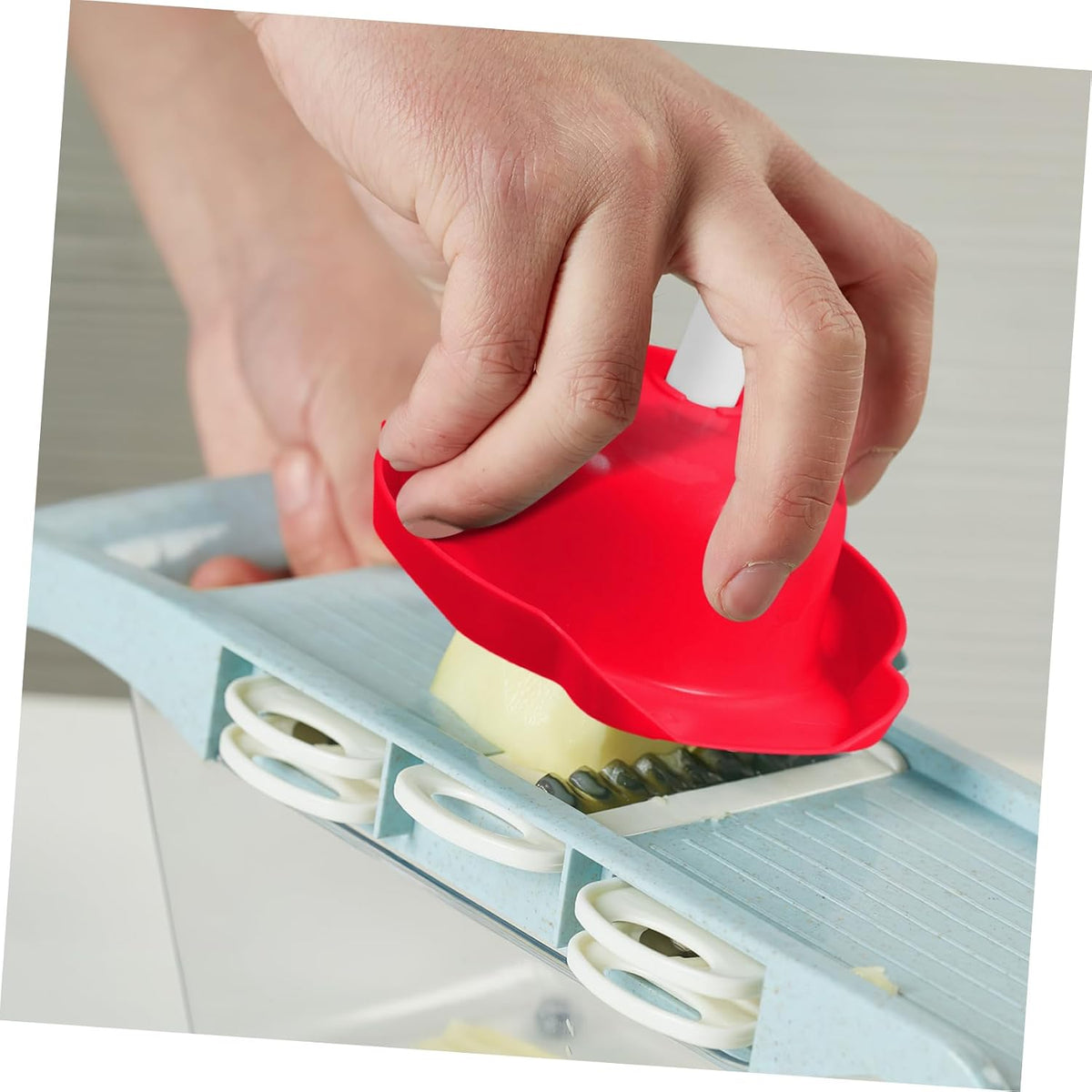 SOLUSTRE Vegetable Cutting Guard Finger Protector for Slicing Food Safety Holder Non-Slip Grip for Kitchen Use Compatible Mandoline Slicer and Grater