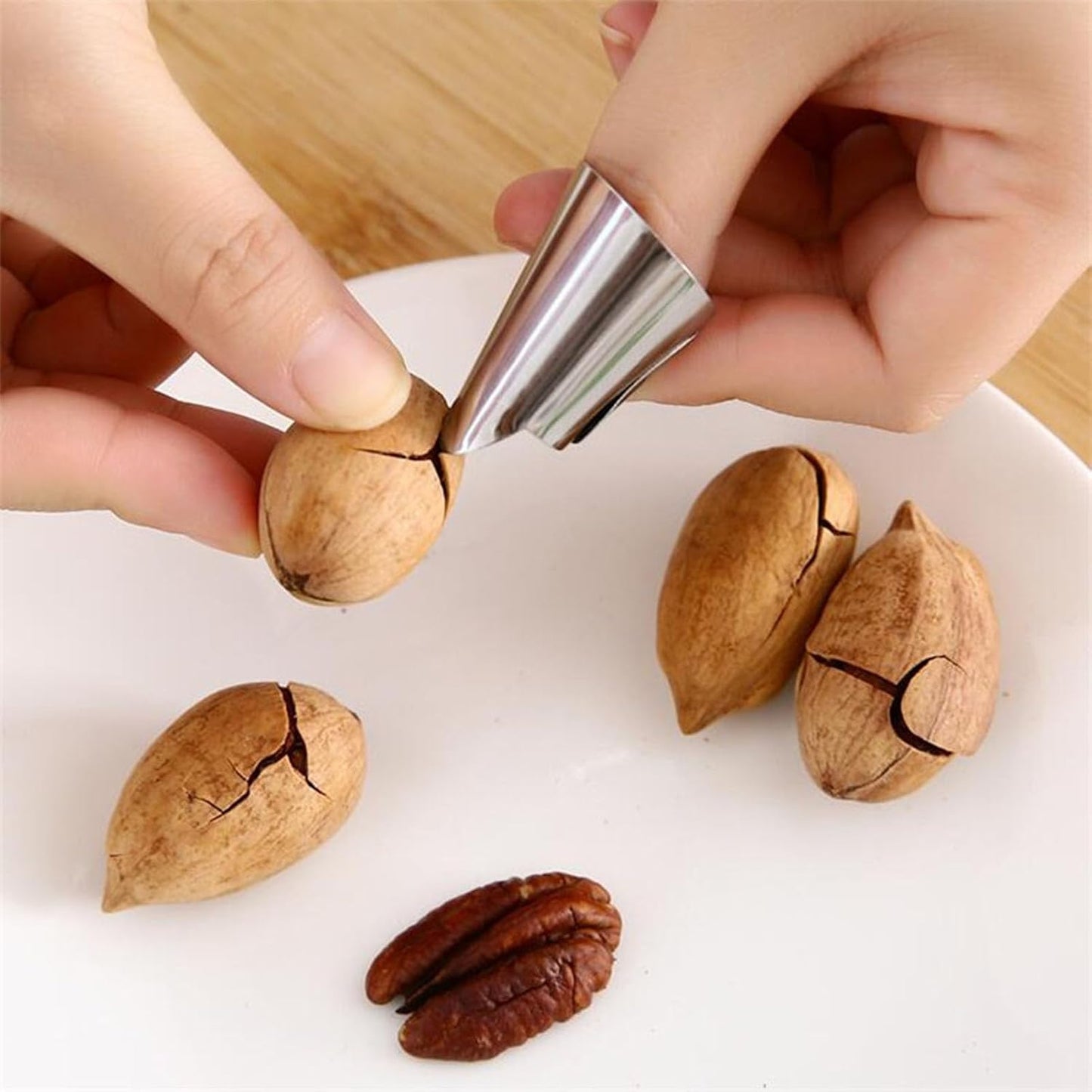 Stainless Steel Finger Guard Thumb Protector Peeler for Edamame Beans, Fava Nuts, Water Chestnuts – Easy-Grip Shell Remover Tool