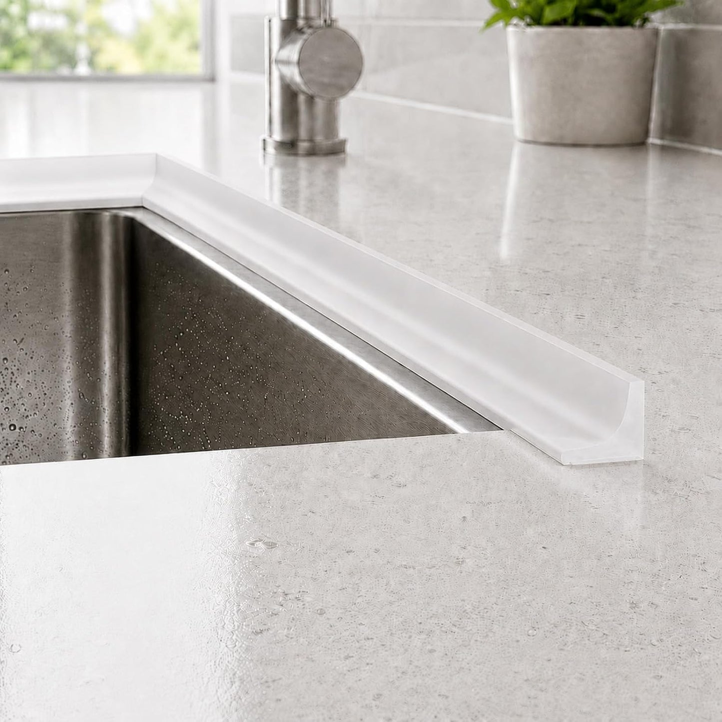 39 inch Silicone Water Guard for Kitchen Sink, Rubber Shower Threshold Splash Guard, Shower Barrier Water Strip Dam, Corner Water Retaining Dam Strip for Kitchen Sink Cooktop Bathroom Tub