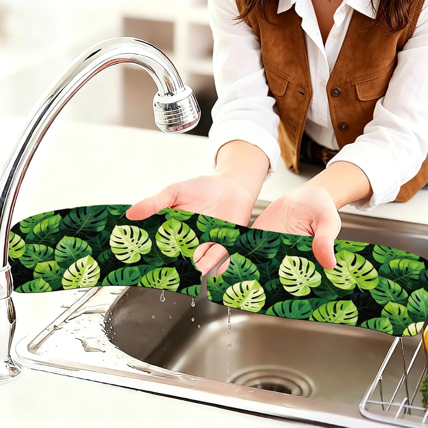 2 Pcs Kitchen Sink Splash Guard Faucet Mat Wood Grain Pattern Faucet Mat for Sinks Natural Wood Color Absorbing Drying Mats for Kitchen Bathroom, 23.6x5.5inch