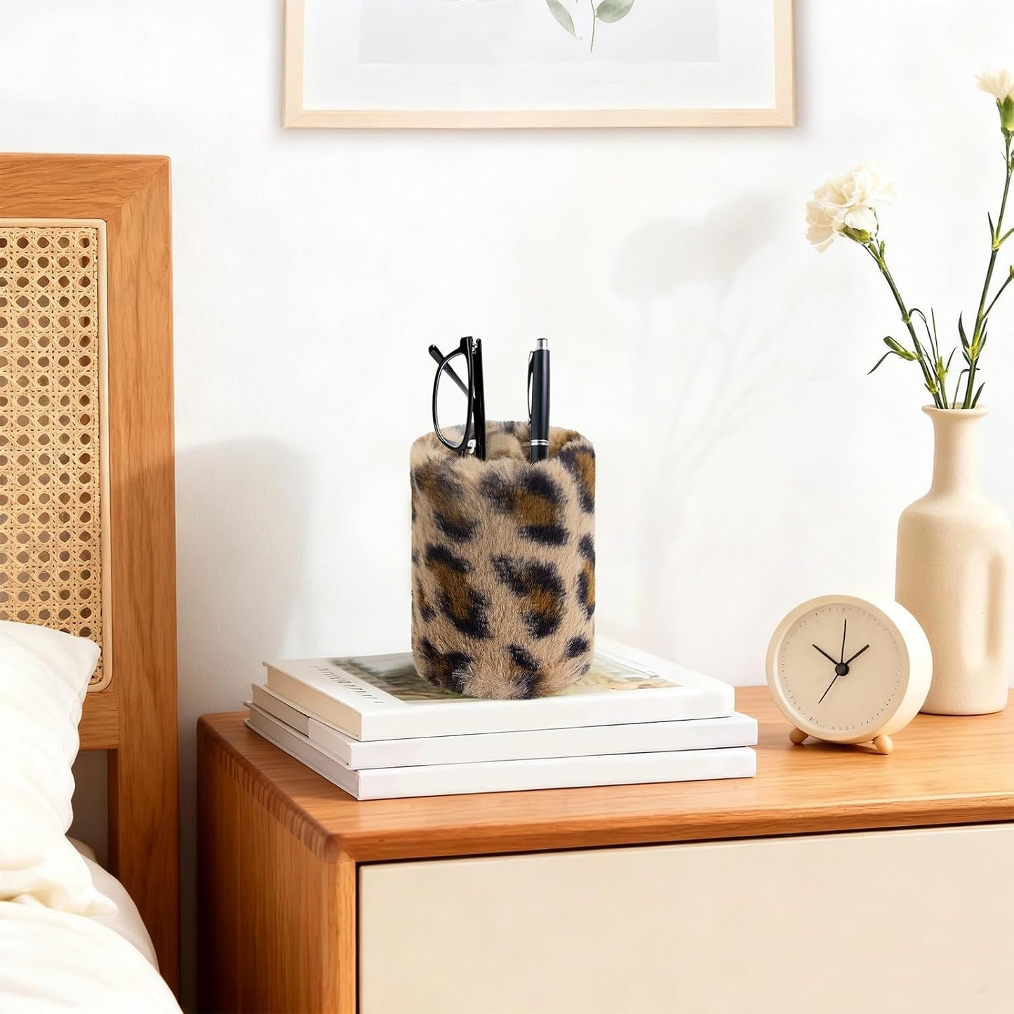 Eyeglass Holder for Nightstand,Anti-scratch Plush Eyeglass Stand Glasses Holders for Office Desk Organizer