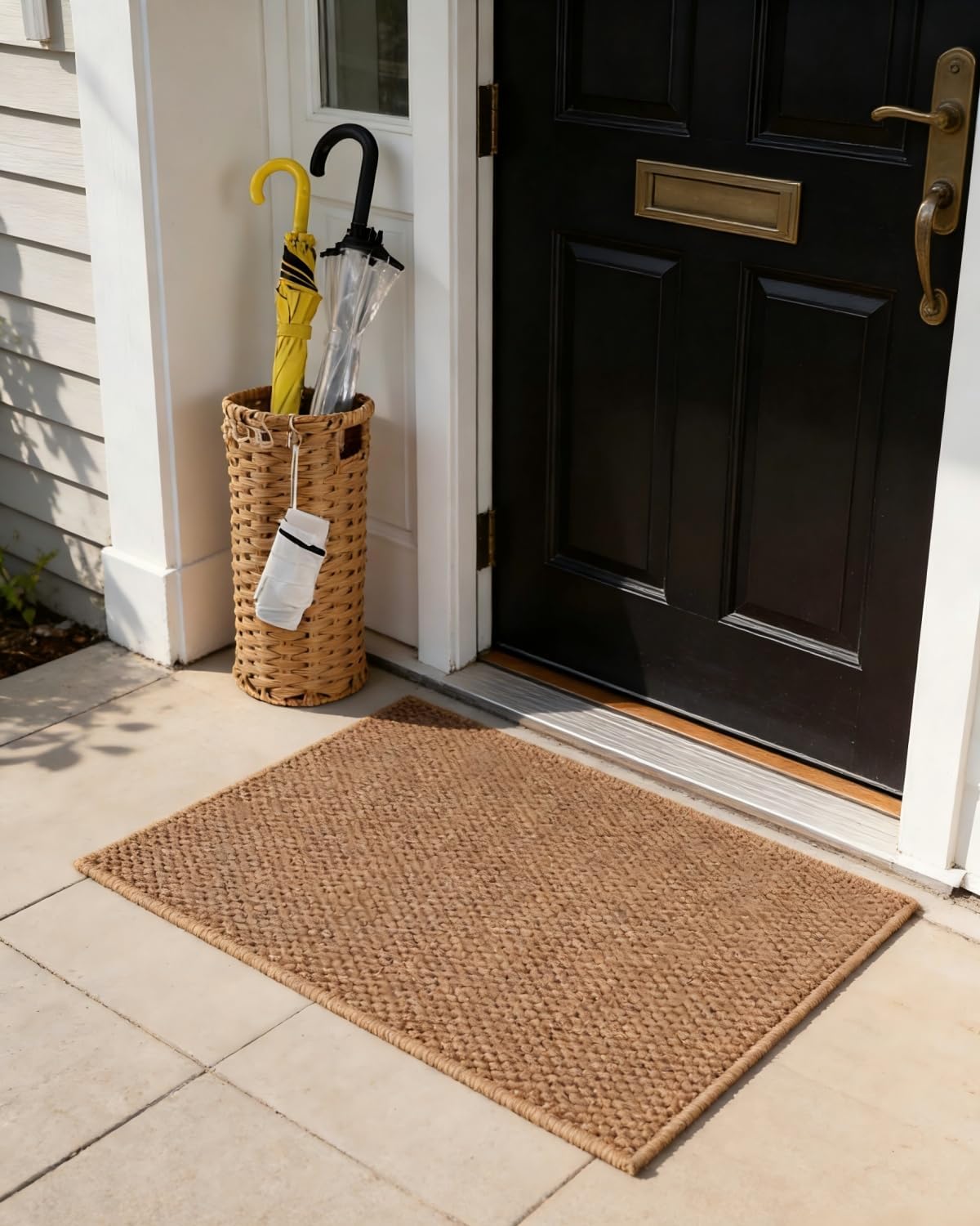 Rattan Umbrella Stand for Entryway,Hand-Woven Umbrella Holder Indoor with Doormat, Removable Drip Tray & 4 Hooks,Waterproof Umbrella Storage Basket