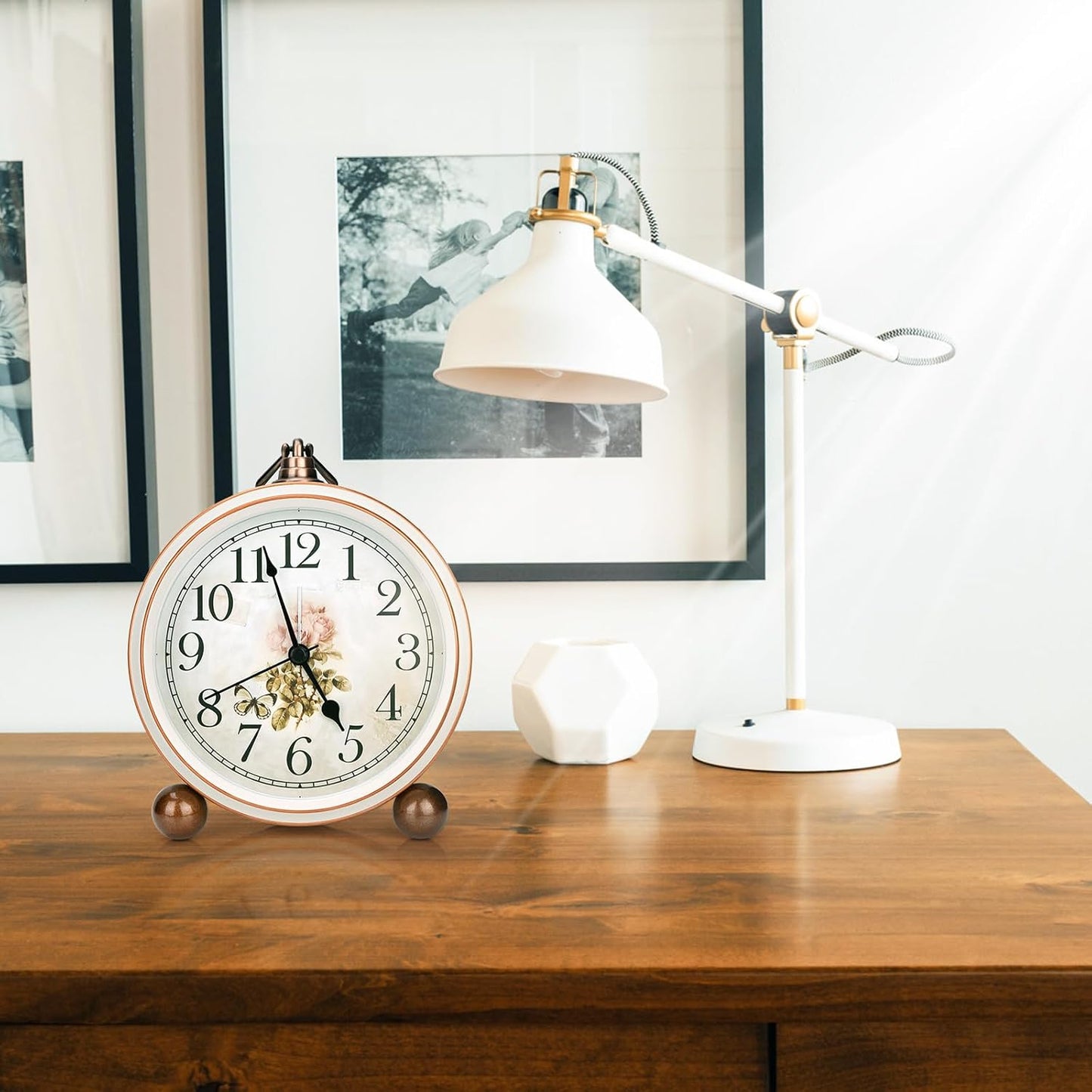 Maxspace 5.2in Analog Clock, Retro Silent Desk Clock Non-Ticking & Battery Operated with Quartz Movement,Clock Decor for Bedroom Living Room