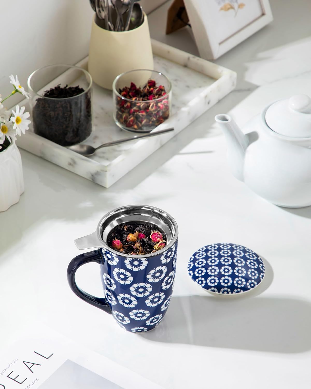 vancasso SELENE Porcelain Tea Mug, 18 oz Porcelain Tea Cup with Infuser and Lid Steeps Loose Leaf Tea, Microwave & Dishwasher Safe, Five-Leaf Clover