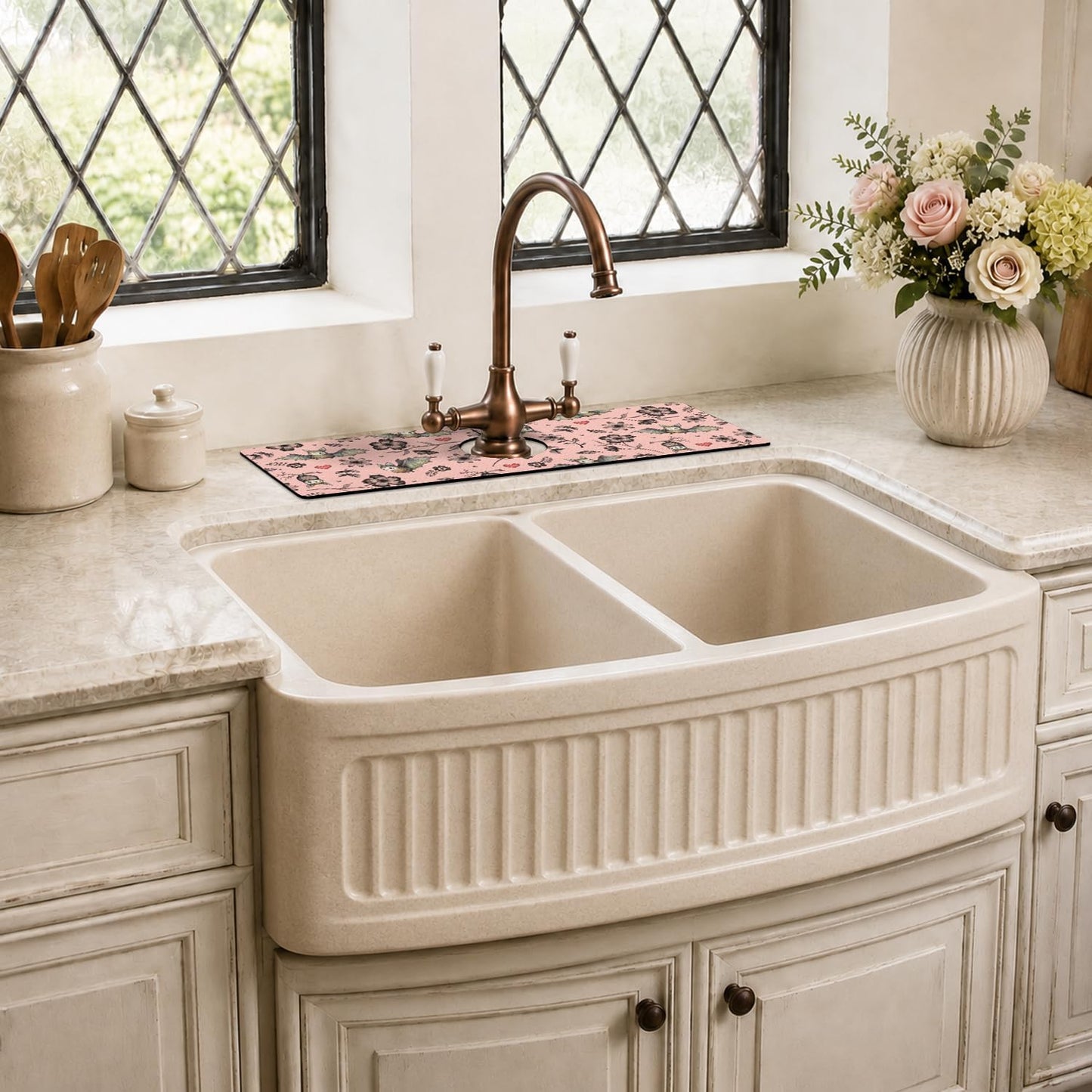 Light Brown White Checkered Kitchen Sink Splash Guard Faucet Mat,Faucet Non-Slip Absorbent Mat,Farmhouse Sink Splash Guard Behind Faucet for Kitchen Bathroom, 15"x5.5"
