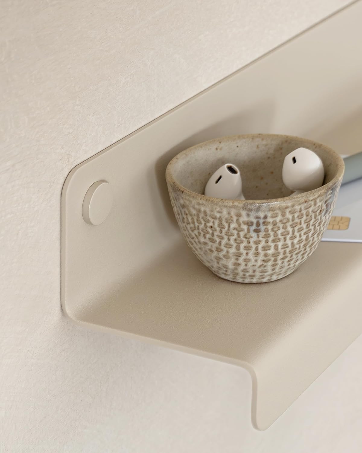 Kazai. Key Holder for Wall 'Holmsen' | Minimalist Key Hooks Design from Berlin | Modern Key Hanger with Metal Shelf | Key Hook Wall Mounted as Hallway Furniture | Sand Taupe