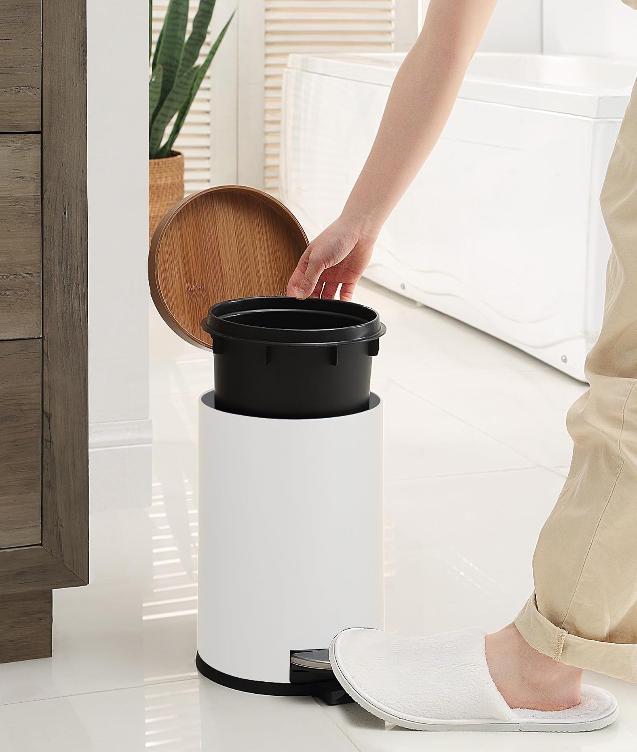 SunnyPoint Elite Bamboo Lid 4.5 Liter / 1.2 Gallon Round Trash Can with Plastic Inner Bucket; Bathroom, Office, Kitchen and Bedroom Step On and Slow Close (Black)