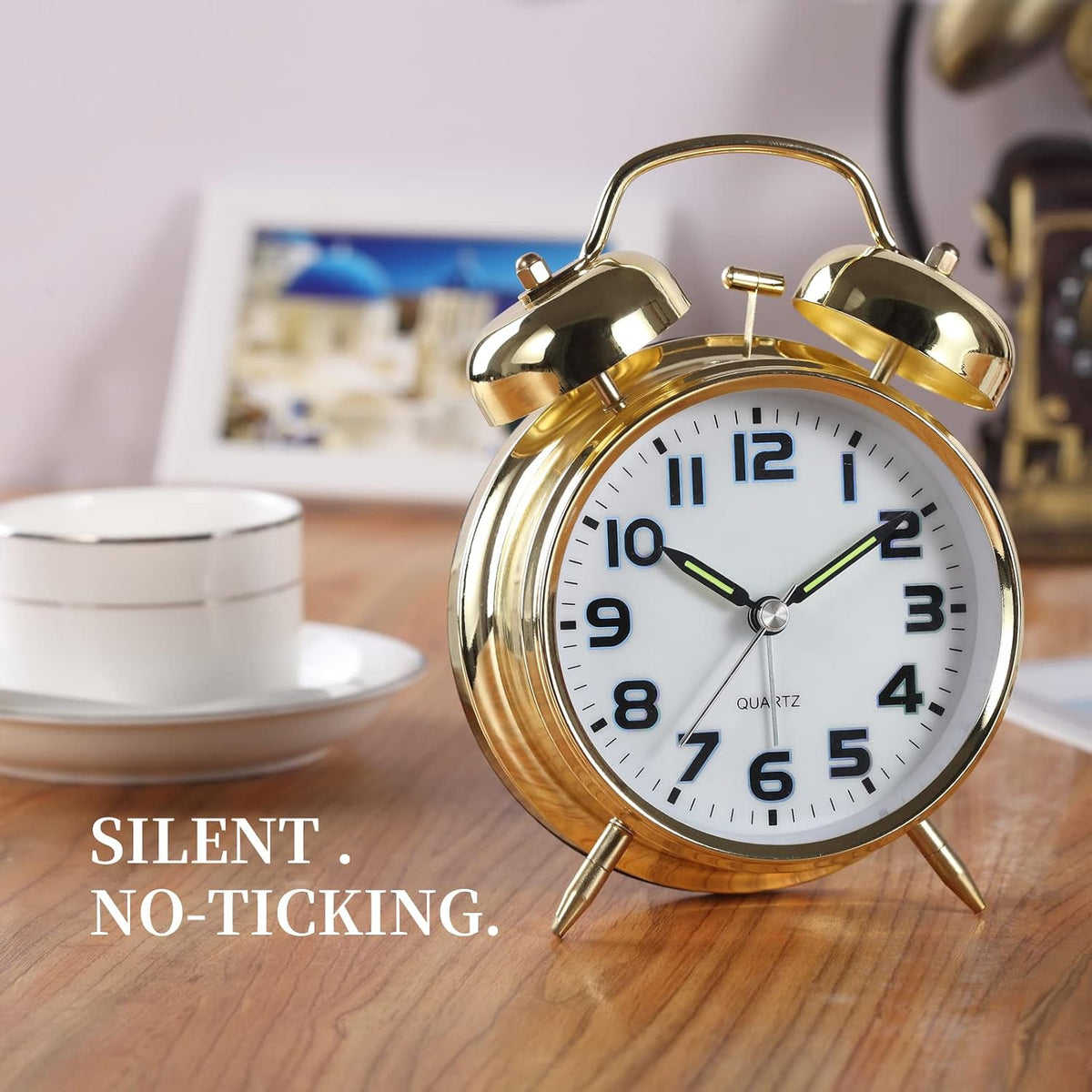 Super Loud Alarm Clock For heavy sleepers,4 inches Twin Bell Alarm Clock with Backlight,Battery Operated,Silent Non Ticking,For Kids,Adults,Bedrooms,Retro decor Desk Analog Clocks.. (Noctilucent)