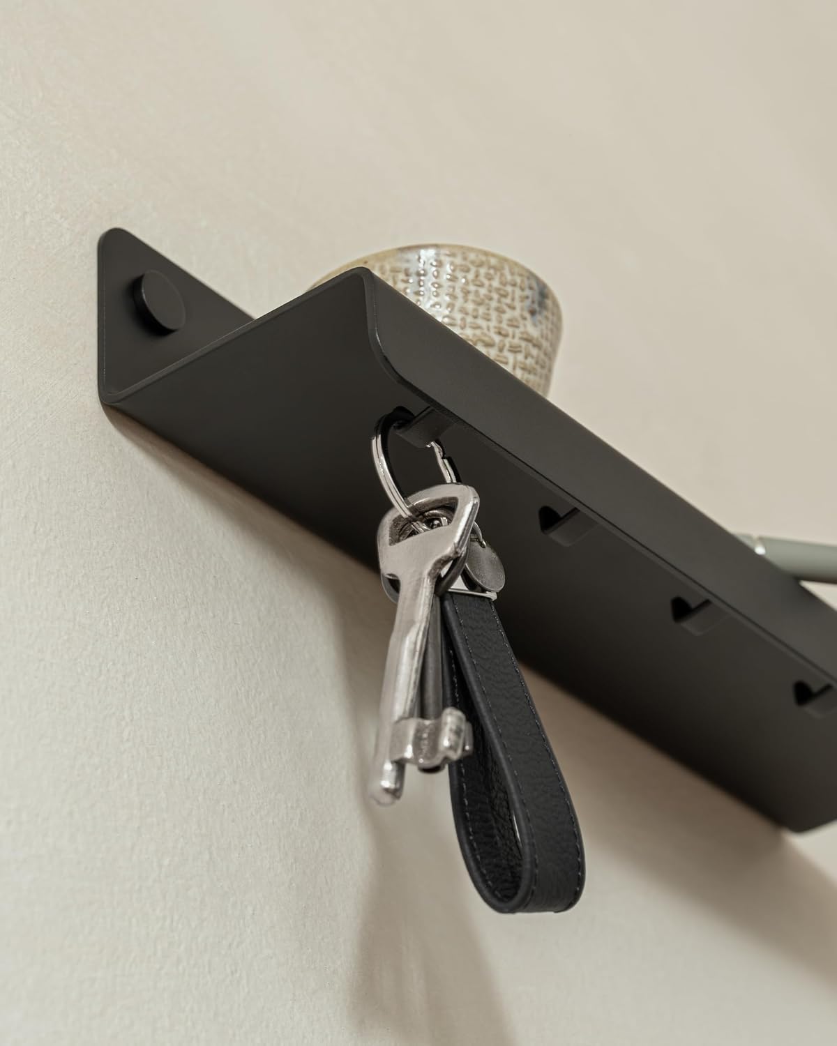 Kazai. Key Holder for Wall 'Holmsen' | Minimalist Key Hooks Design from Berlin | Modern Key Hanger with Metal Shelf | Key Hook Wall Mounted as Hallway Furniture | Sand Taupe