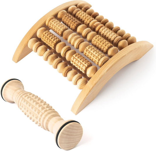 tuuli Accessories - Wooden Foot Massager, Grooved Muscle Roller, Helps Ease Muscle Tension, Supports Blood Circulation, Natural Wood Therapy Massage Tools | 2-piece set, sturdy massage board 29 x 24.5 cm, compact 20 x 5 cm foot roller, beech wood