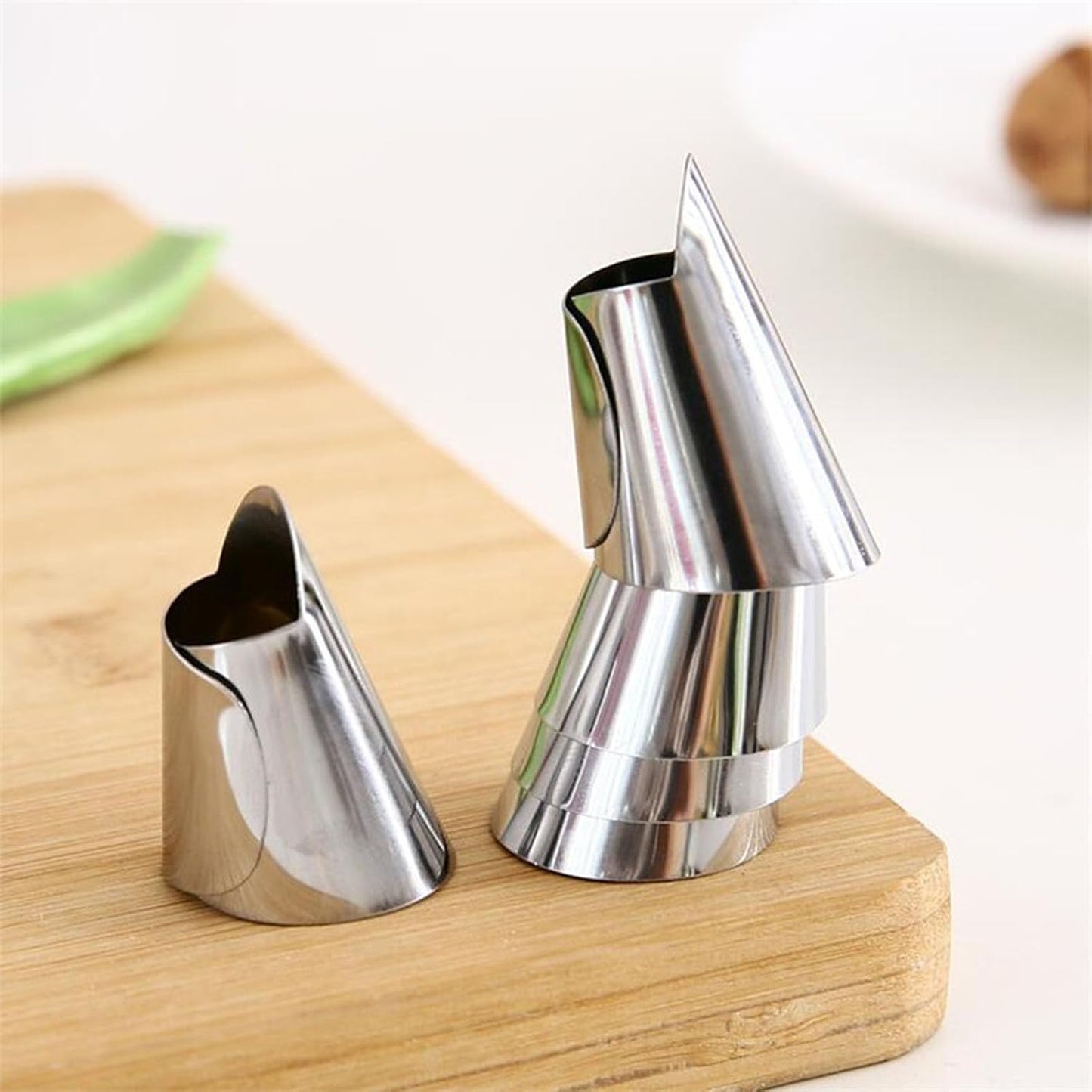 Stainless Steel Finger Guard Thumb Protector Peeler for Edamame Beans, Fava Nuts, Water Chestnuts – Easy-Grip Shell Remover Tool