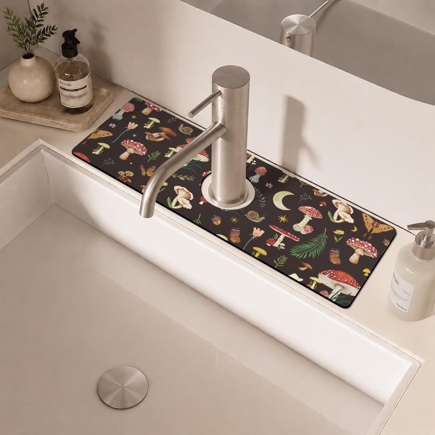 Light Brown White Checkered Kitchen Sink Splash Guard Faucet Mat,Faucet Non-Slip Absorbent Mat,Farmhouse Sink Splash Guard Behind Faucet for Kitchen Bathroom, 15"x5.5"