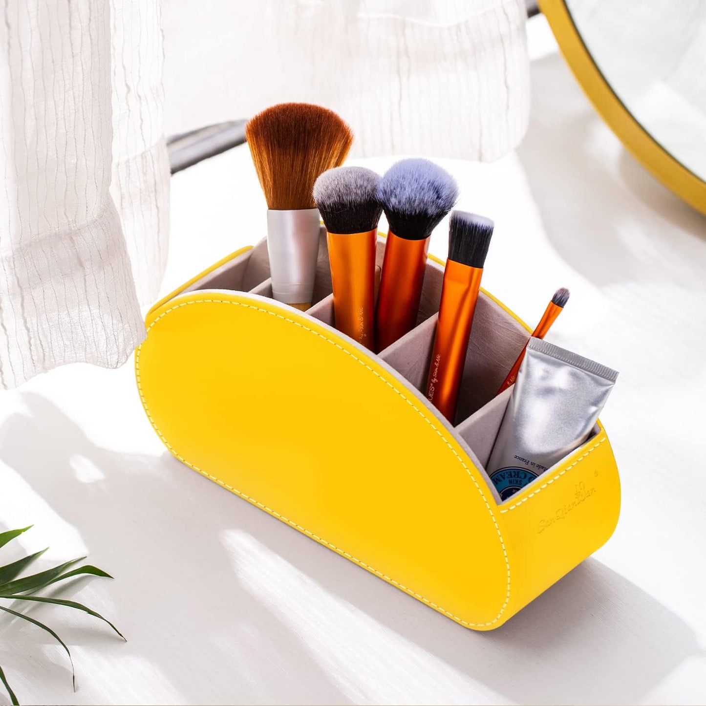 Remote Control Holders Organizer Box with 5 Compartment PU Leather Caddy | Multi-functional Office Desk Storage Caddy Store Tv Remote for Media Player,Brush,Pencil,Glassees&Office Supplies