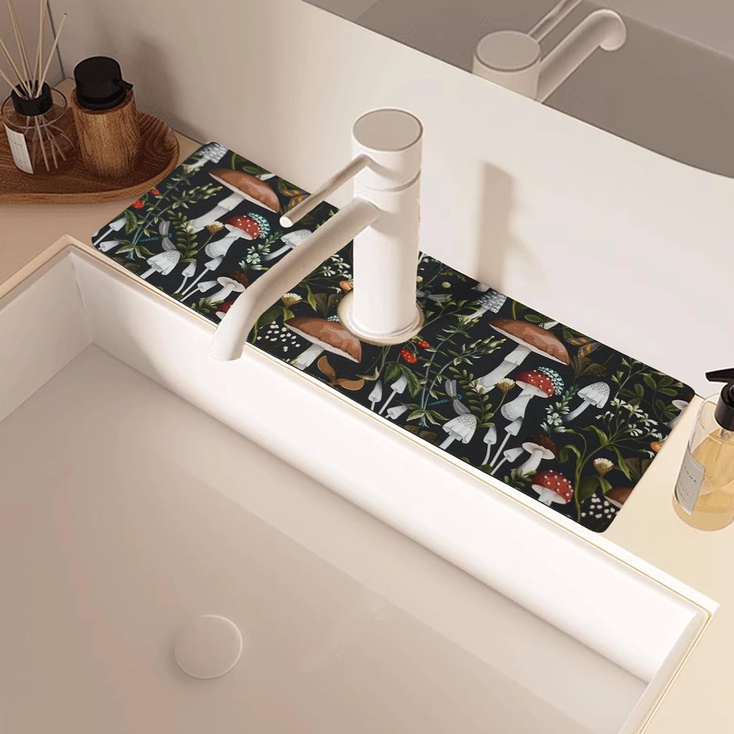 Sink Faucet Absorbing Mat, 2 Pack Drying Mat Around Faucet Sink Splash Guard Behind Faucet Sinkmat For Kitchen Bathroom Island Rv 24 * 5.5 Inch (60 * 14 cm)