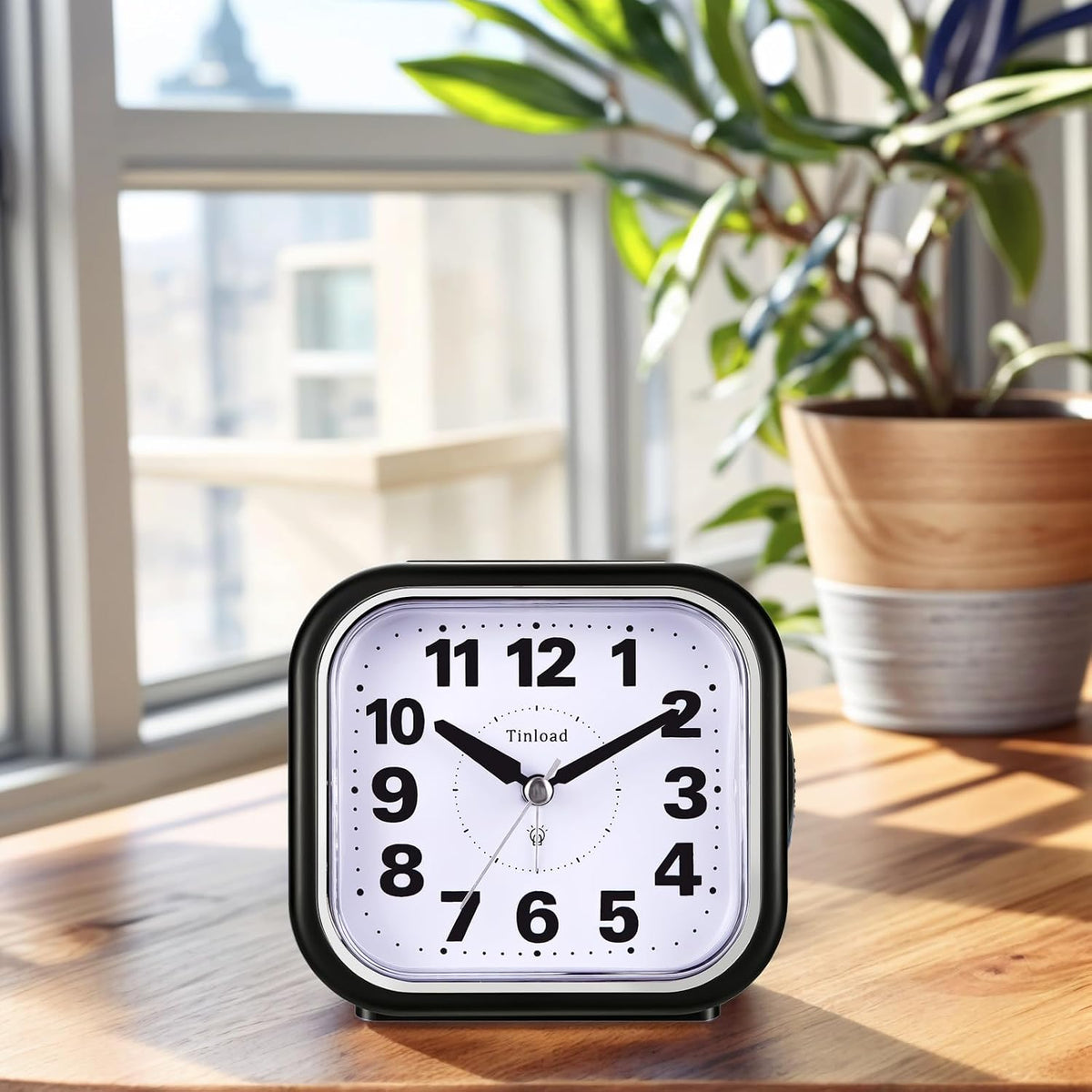 Tinload 4.3" No Ticking Analog Alarm Clock,Silent Readable for Seniors,Easy to Set,Gradual Rise Alarm,Big Numbers,On/Off Switch on Side,Gentle Wake,Snooze,Lighted on Demand,Battery Operated,Black