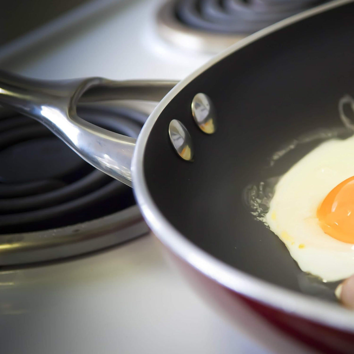 KitchenCraft Frying Pan Splatter Guard Lid with Handle, Metal Pan Lid, Dishwasher-Safe 31 cm (12''), Black