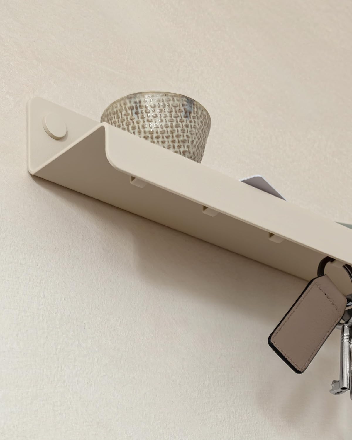 Kazai. Key Holder for Wall 'Holmsen' | Minimalist Key Hooks Design from Berlin | Modern Key Hanger with Metal Shelf | Key Hook Wall Mounted as Hallway Furniture | Sand Taupe